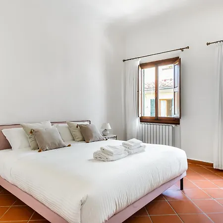 Guesthost - Sant'ambrogio Gem - Chic Nest Appartement