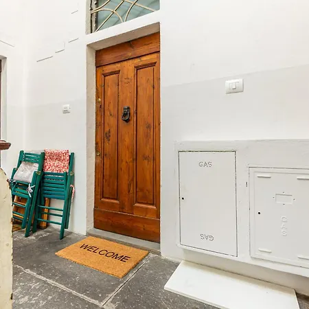 Guesthost - Sant'ambrogio Gem - Chic Nest * Florence