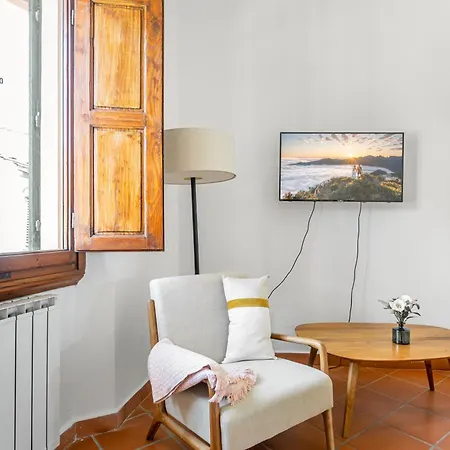 Guesthost - Sant'ambrogio Gem - Chic Nest Апартаменты *